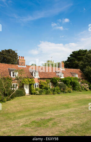 Hübsche Hütten im Dorf, Orford, Suffolk, England, UK. Stockfoto