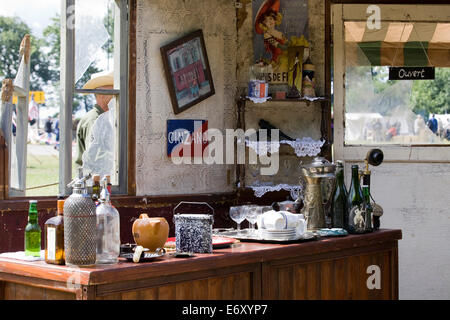 Was blieb von Cafe Tabac Normandie nach dem Luftangriff 1944 Angriff Frankreichs in WW11 Stockfoto