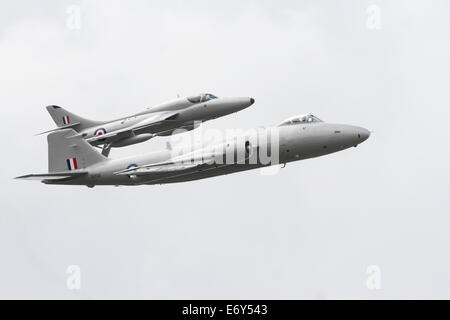 Die "English Electric Canberra wurde an Luftstreitkräfte auf der ganzen Welt verkauft und ein insgesamt 1.347 entstanden. XH134Hawker Hunter XL600 T7 (zweisitziges) Variante Trainer formal bekannt als "Blue Diamond", XL577 wurde zuerst im Jahr 1958 für die RAF geflogen und an Delta Jets 1996 verkauft Stockfoto