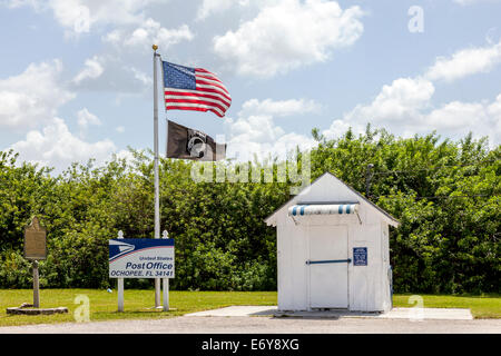 Kleine freistehende USPS Gebäude in Unterreichenbach, Florida ist bekannt als die kleinste Postamt in den Vereinigten Staaten, FL, 33141, USA. Stockfoto