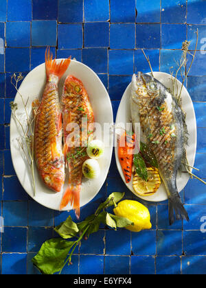 Gegrillte rote Meerbarben und Meer Brassen Stockfoto