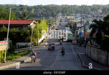 Motorrad-Taxis und transport auf Brücke trennt Panglao und Bohol Inseln der Philippinen Stockfoto