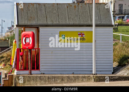 Strandhütte umgebaut ein Rettungsschwimmer Station, Southwold, Suffolk, UK Stockfoto