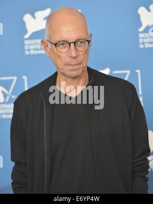 Venedig, Italien. 2. Sep, 2014. Regisseur Gabriele Salvatores stellt während der Foto-Shooting für den Film Italien In einem Tag auf den 71. Filmfestspielen in Venedig, Italien, 2. September 2014. Bildnachweis: Liu Lihang/Xinhua/Alamy Live-Nachrichten Stockfoto