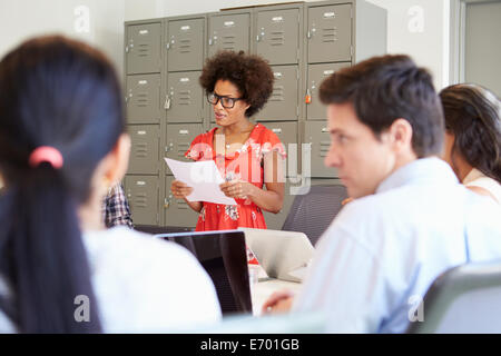 Designer treffen, um neue Ideen zu diskutieren Stockfoto