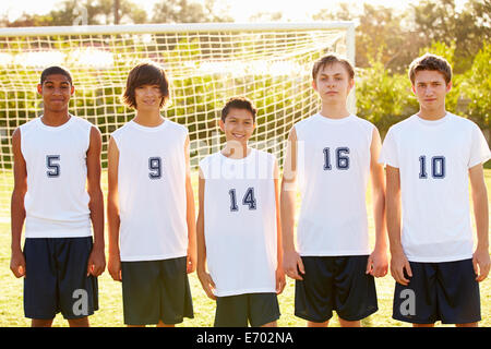 Mitglieder des männlichen High-School-Fußballmannschaft