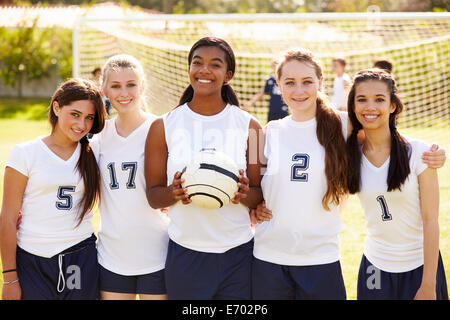 Mitglieder des weiblich High School Fußballmannschaft Stockfoto