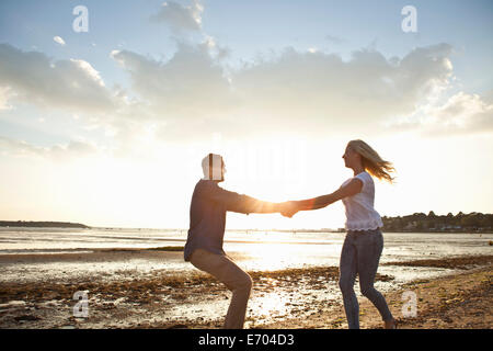 Junges Paar genießen Strand Stockfoto