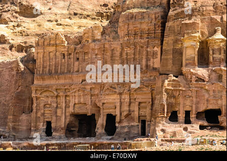 Petra ist Jordaniens meistbesuchte Touristenattraktion. Felsengräber. Stockfoto