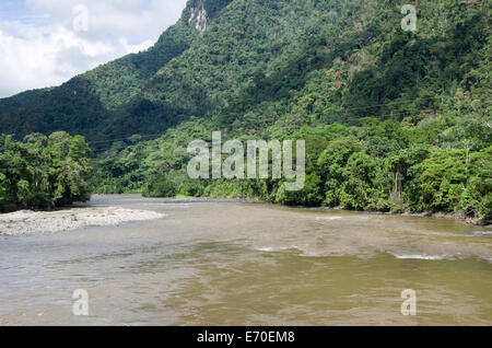 Die huallaga River im Nationalpark von Tingo María. huánuco Abteilung. Peru. Stockfoto