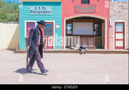 Schauspieler nimmt Teil in das Re-Enactment der OK Corral Schießerei in Tombstone, Arizona Stockfoto