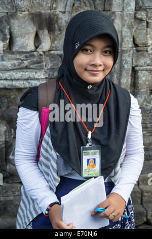 Borobudur, Java, Indonesien.  Teenager indonesische Studenten von Surabaya Besuch des Tempels. Stockfoto