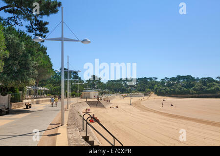 ruhigen Promenade und Strand von Nauzan Bay in der Nähe von Royan Frankreich. Stockfoto