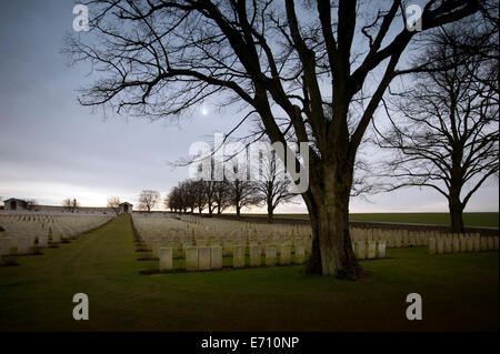 Somme WW1 Schlachtfeld, 1. Juli-November 1916, Frankreich. Serre-Straße Nr. 2 CWGC Friedhof, Serre-Les-folgenden. Februar 2014 Beschriftung Stockfoto