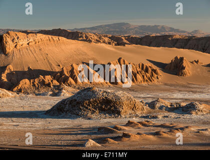 Blick vom Sand Dune (Duna Bürgermeister) in der Morgendämmerung, Valle De La Luna (Tal des Mondes), Atacama-Wüste, El Norte Grande, Chile Stockfoto