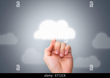 Junge männliche Hand berühren und moderne Cloud-Taste am digitalen Screen-Oberfläche auf virtuellen Hintergrund. Stockfoto