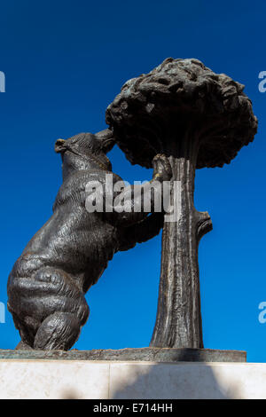 Der Bär und die Madrono oder Erdbeerbaum Skulptur, heraldische Symbol des Madrid, Puerta del Sol Platz, Madrid, Spanien Stockfoto