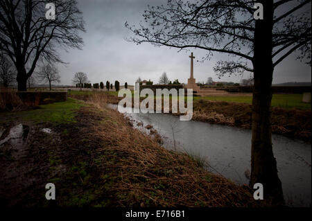 Ypern-Ieper WW1 Schlachtfeld, 1914-1918, Belgien. Bedford Haus Friedhof, Zillebeke Dorf, Ypres Ieper, Belgien. Februar 2014 Stockfoto