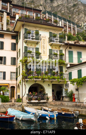 Malerischen Ferienort Limone am Ufer des Gardasee, Italien. Stockfoto