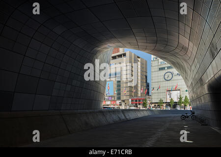 Dongdaemun Design Plaza, Seoul, Südkorea Stockfoto