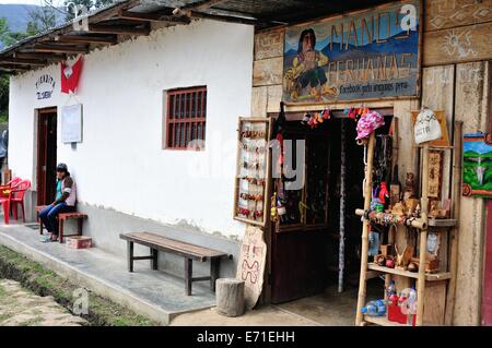 Shop - route Gocta Wasserfällen in CHACHAPOYAS. Abteilung von Amazonas. Peru Stockfoto