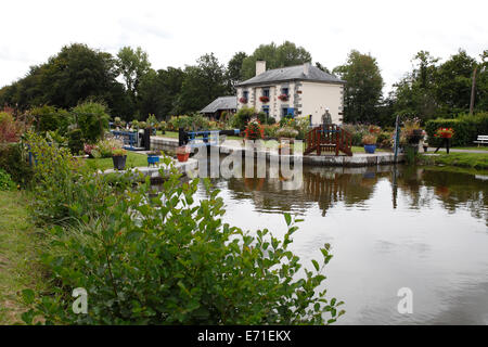 Villemorin Kanal Lockeepers Ferienhaus am Kanal zwischen Rennes und Dinan. Frankreich Stockfoto