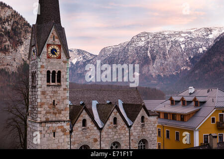 Evangelische Kirche von Hallstatt, Salzkammergut, Österreichische Alpen Stockfoto