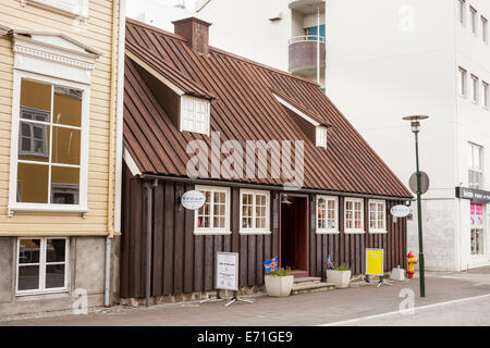 Älteste erhaltene Holzhaus in Reykjavik, 10 Adalstraeti, Reykjavik, Island Stockfoto