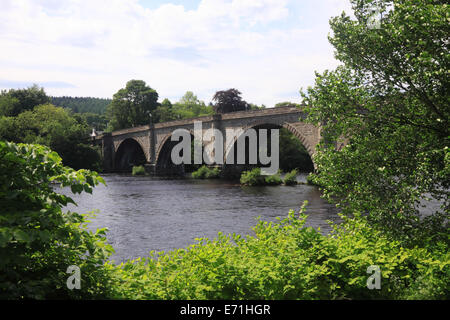 Thomas Telford Brücke über den Tay bei Dunkeld, Schottland Stockfoto