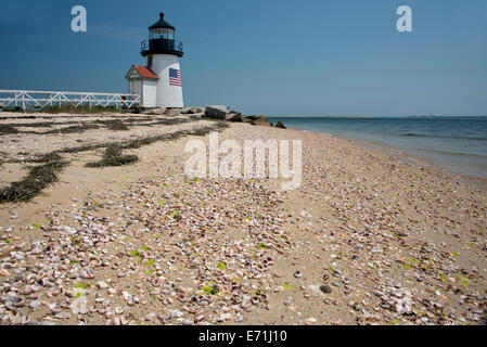 USA, Massachusetts, Nantucket. Brant Point Lighthouse, das zweite älteste Leuchtturm U.S.. Einwohnermeldeliste der historischen Plätze. Stockfoto