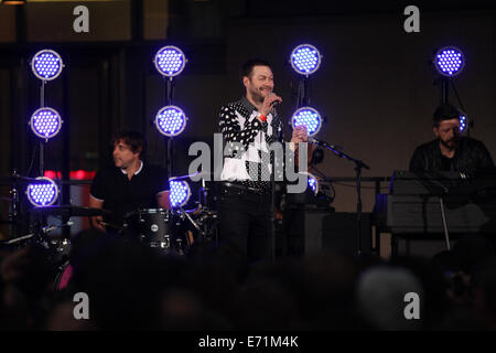 London, UK. 3. Sep, 2014. Kasabian Durchführung außerhalb den BBC-Studios für den One Show in London, UK, © SimonJames/WFPA/Alamy L Stockfoto