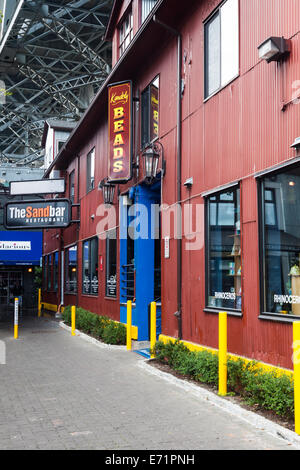 Am frühen Morgen auf Granville Island vor Touristen und Käufer ankommen, Vancouver Stockfoto