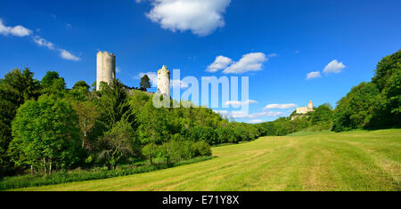 Ruinen der Burg Rudelsburg und Burg Saaleck Castle, in der Nähe von Bad Kösen, Sachsen-Anhalt, Deutschland Stockfoto