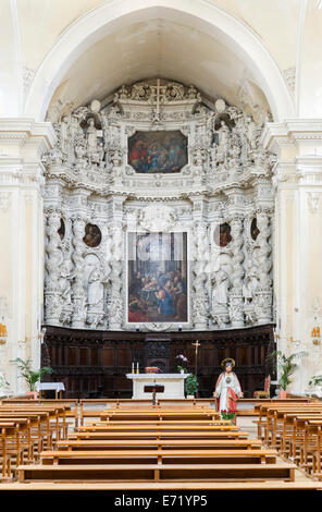 Chor und Apsis mit dem Hauptaltar von Giuseppe Cino, 1696, Jesuitenkirche, Chiesa del Gesù o della Madonna del Buon Consiglio Stockfoto