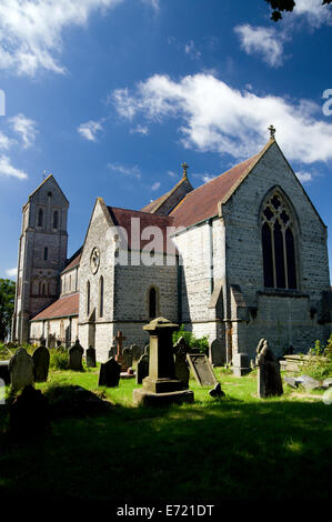 Sankt Augustiner Kirche, ein schönes Beispiel der viktorianischen Kirchengebäude von William Butterfield, Penarth, South Wales, UK gebaut. Stockfoto