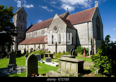 Sankt Augustiner Kirche, ein schönes Beispiel der viktorianischen Kirchengebäude von William Butterfield, Penarth, South Wales, UK gebaut. Stockfoto