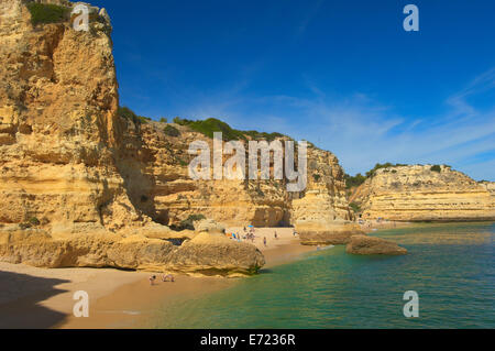 Praia da Marinha, Lagoa, Marinha Strand, Algarve, Portugal, Europa. Stockfoto