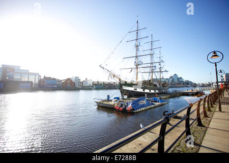 Jeanie Johnston Großsegler festgemacht an der Nordseite des Flusses Liffey in die Stadt Dublin, Irland Stockfoto