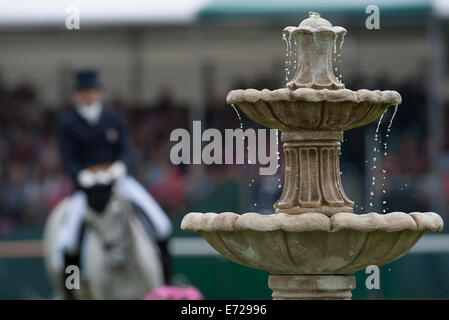 Stamford, Großbritannien. September 2014. Die Land Rover Burghley Horse Trials. In Aktion während der Dressage Phase am 1. Tag. Die Land Rover Burghley Horse finden vom 4. Bis 7. September statt. Kredit: Stephen Bartholomew/Alamy Live News Stockfoto