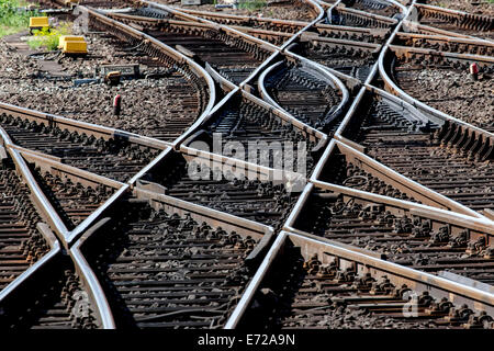 Gleise und weichen Bahnhof der Deutschen Bahn AG am Frankfurter Hauptbahnhof, Frankfurt Am Main, Hessen, Deutschland Stockfoto