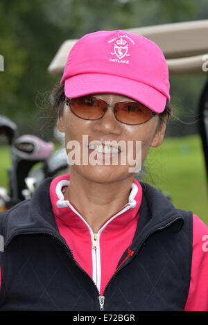London, UK. 4. September 2014. Madame Hu Pinghua Golfspielen auf Sino-British Golf 9.Tag an Brocket Hall Golf Club, England. Bildnachweis: Siehe Li/Alamy Live News Stockfoto