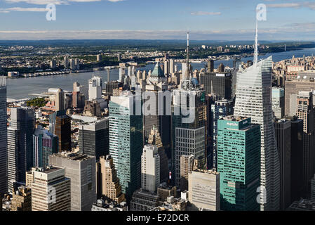 USA, New York, Manhattan, Blick Richtung Norden deck aus der Beobachtung des Empire State Building mit dem Hudson River und den Times Square im Blick. Stockfoto