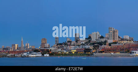 Panoramablick vom Municipal Pier Blick auf Fishermans Wharf in San Francisco, Kalifornien, USA. Stockfoto