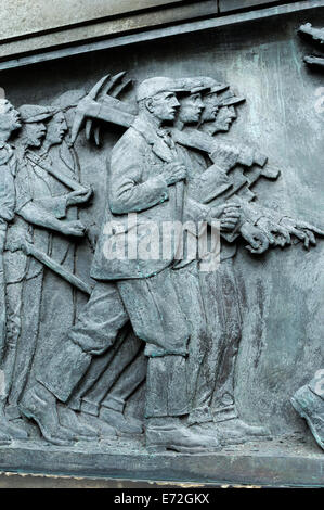 Detail des Frieses Scots amerikanischen Krieg-Denkmal in den Princes Street Gardens, Edinburgh Stockfoto