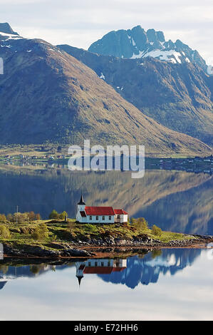 Vestpollen-Kapelle in Austnesfjord, Lofoten Inseln, Norwegen, Skandinavien, Europa Stockfoto