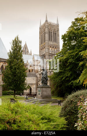 Kathedrale von Lincoln und die Statue von Tennyson, Lincoln, UK Stockfoto