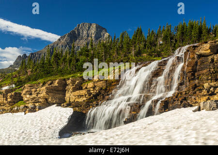 Wasserfälle am Logan Pass im Glacier National Park, Montana, USA. Stockfoto