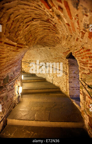 Wandern in den weißen Turm, das "Markenzeichen" der Stadt von Thessaloniki, Makedonien, Griechenland. Stockfoto