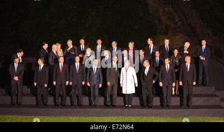 Cardiff UK. Donnerstag, 4. September 2014 im Bild: Würdenträger für das Familienfoto posieren.  Re: Offizielle Abendessen, Leiter der Delegationen auf Cardiff Castle im Rahmen des NATO-Gipfels, South Wales, UK. Bildnachweis: D Legakis/Alamy Live-Nachrichten Stockfoto