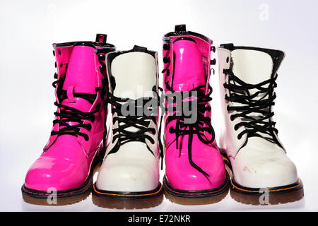 Dr, Martens, Schuhe, Vereinigtes Königreich, Schuhe, modisch, Mode, Schuh, wie ein cooles, rave Mädchen, Rave Revolution, Lifestyle Dr. Martens Stockfoto